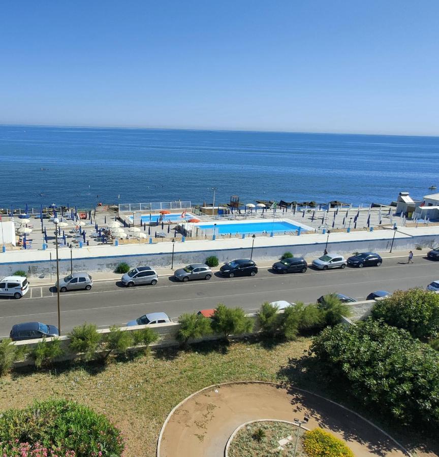 Seafront Suites Bari Extérieur photo